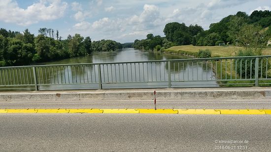 Blick von der Brücke zum Lechspitz.