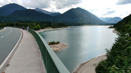 Dasselbe im erweiterbaren Breitformat.