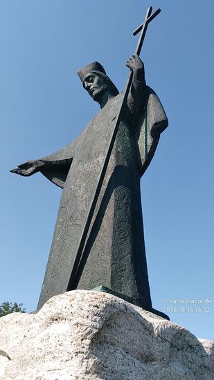 Ein Monument des hl. Johannes Nepomuk auf der Korbiniansbrücke.
