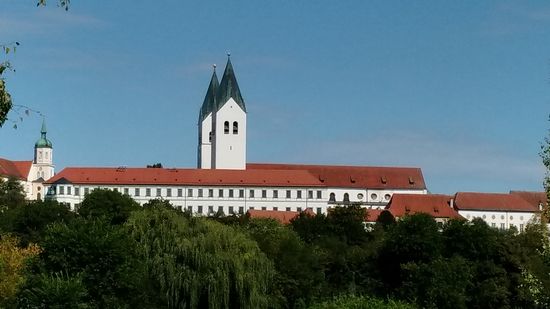 Nochmals mit optimalem, kaum verpixeltem Handyzoom.