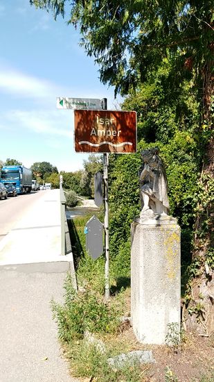 Gleich hinter Moosburg auf Höhe von Volkmannsdorf geht es über die Isar-Amper-Brücke.