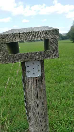 Auf dem Rückzug in die Zivilisation komme ich an einem mir nichtssagenden Konstrukt vorbei.