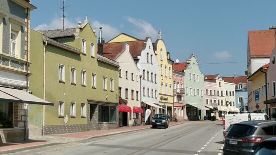 Vilsbiburg ist erreicht.