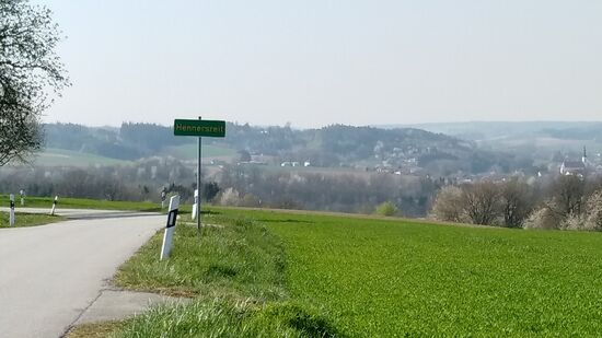 Über kleine Weiler ging's nach Bacheröd bei Alkofen, das wiederum kurz vor Vilshofen auf dem Höhenzug zwischen Vils und Donau liegt.