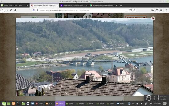 Klickt man in diesem Bildschirmfoto auf die Vergrößerungspfeile rechts oben, sieht man rechts und links des vorhandenen Mauszeigers den Beginn bzw. das Ende des schon an diesem Morgen in Aldersbach beschriebenen Bierradlwegs in Form der gleichen Bierträgertor-Formation.
Die Vergrößerung - falls getätigt - läßt sich dann durch Klick auf das größere Kreuz bzw. per Druck auf die "Esc"-Taste wieder entfernen.