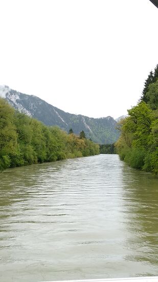 Das bisher recht weitläufige Ennstal nähert sich immer mehr dem engen Gebirgsdurchbruch.