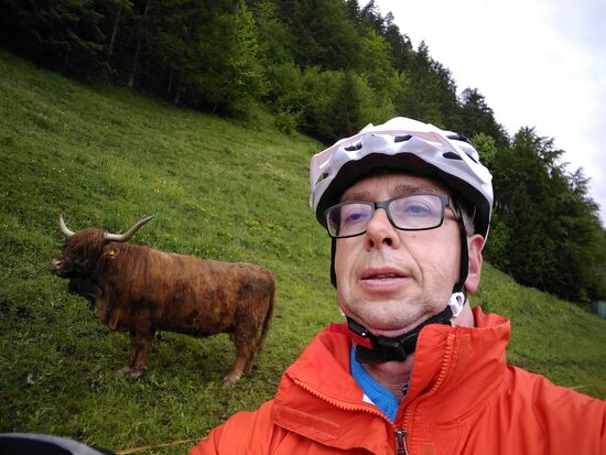 . . . möchte ich solche im Format der ersteren an meinem Helm anbringen können, um Eindruck auf meinen Radtouren hinterlassen zu können 