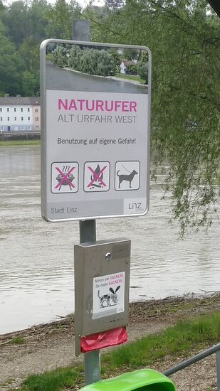 Wenn ich schon die Stadt Linz (mit knapp 207.000 Einwohnern mit Stand Januar 2019 die drittgrößte Stadt Österreichs nach Wien und Graz) entlang der Donau durchfahre, dann sollte doch auch ein Stück vom Naturufer an der Donau inklusive sein.