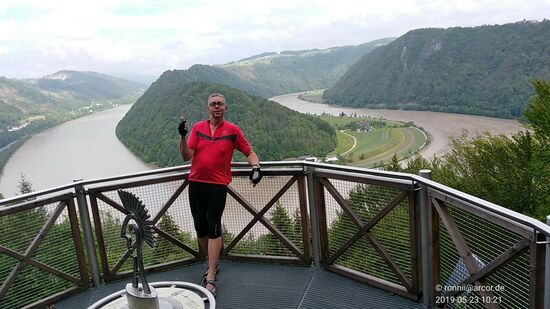 Und es kam doch noch Hilfe in Form eines Ehepaares aus Hamburg, so daß man sich gegenseitig auf den jeweiligen Fotomaschinen verewigen konnte.