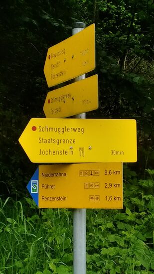 Ich befinde mich also auf dem Schmugglerweg, bin von der Ladung meiner Packtaschen her gesehen aber sicher unverdächtig.