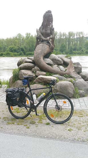 Und nochmals eine Nixe. 
Allerdings ohne weitere erkennbare Beschreibung.