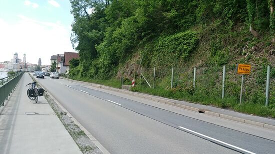 . . . und jetzt dahinter.