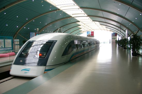 MagLev - Shanghai Transrapid beim Start