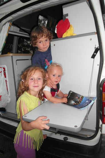 Abends in der Küche - Warten auf was Essbares