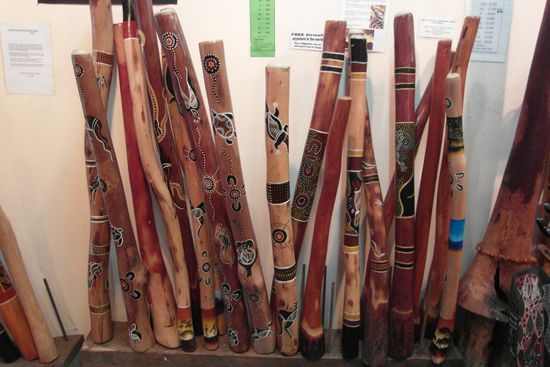 Sehr schick bemalte Didgeridoos