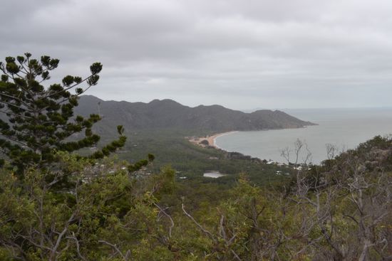 Viele einsame Buchten und Strände säumen die Insel