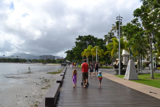 Esplanada in Cairns