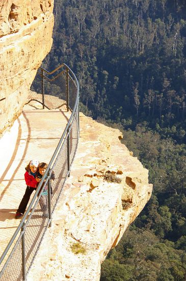 ...mit steilen Klippen