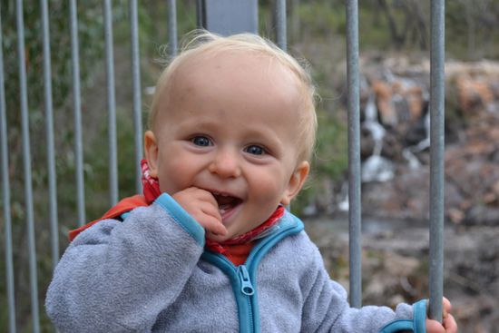 Ich kann schon an einer Hand stehen und laufen...