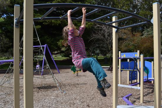 Maya in Action auf einem der vielen Playgrounds