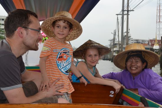 Longboat-Fahrt durch die Klongs von Bangkok