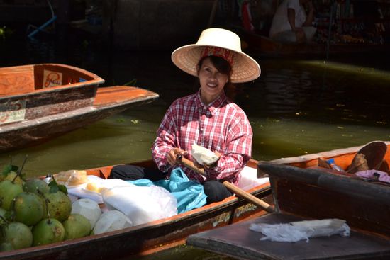 Unsere Pomelo-Verkäuferin
