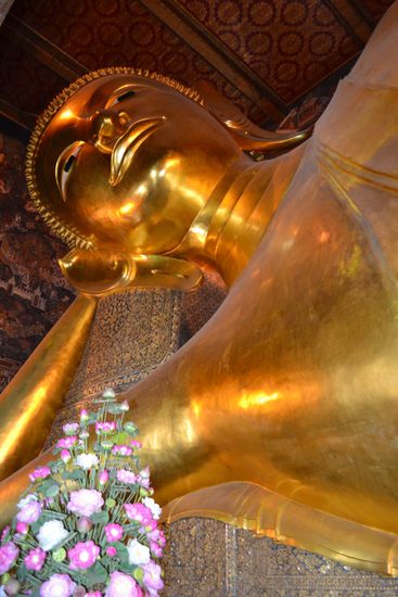 ...mit dem liegenden Buddha