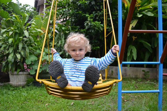 Im Hotelgarten auf dem Spielplatz