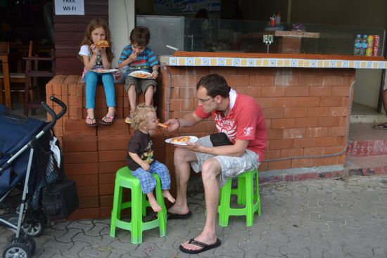 Pizza zur Abwechslung zum Thai-Food - lecker!