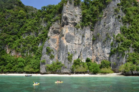 1. Halt: Ankern in der Monkey-Bay