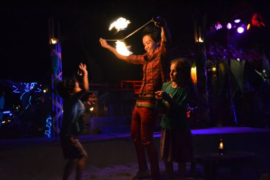 Feuershow im Moken am Abend