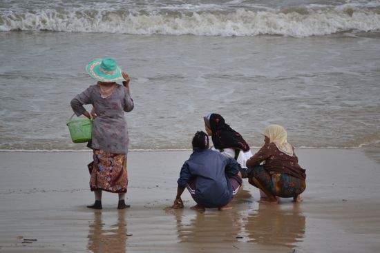 Auch hier sind Muschelsammler unterwegs