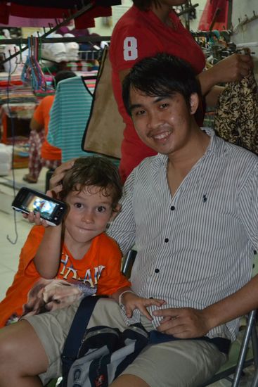 Nevio findet immer schnell eine Beschäftigung