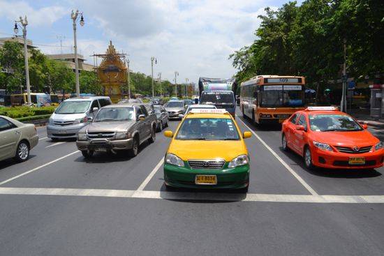 1..2..3..4......viele Autospuren