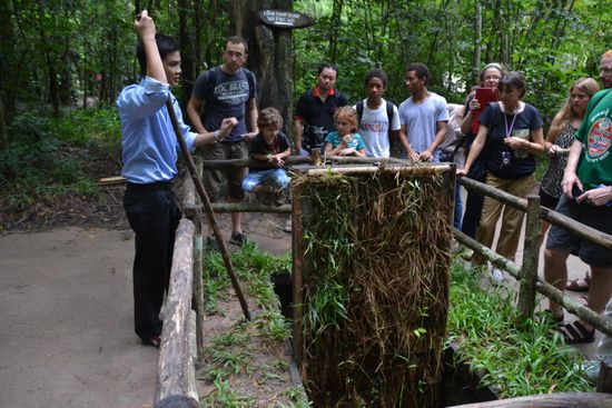 Rundgang durch eine Sektion der Tunnel