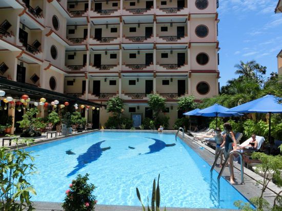 Erstes Baden im Pool