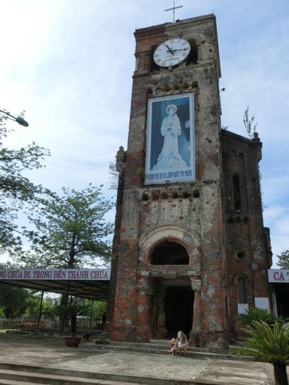 Die zerstörte La-Vang-Basilika in der DMZ