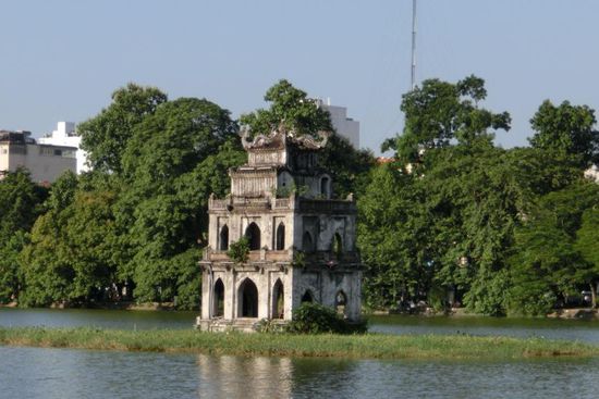 Hoan Kiem See - hier der Schildkrötenturm