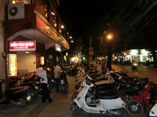 Oft ist kaum Platz auf den Fußwegen...