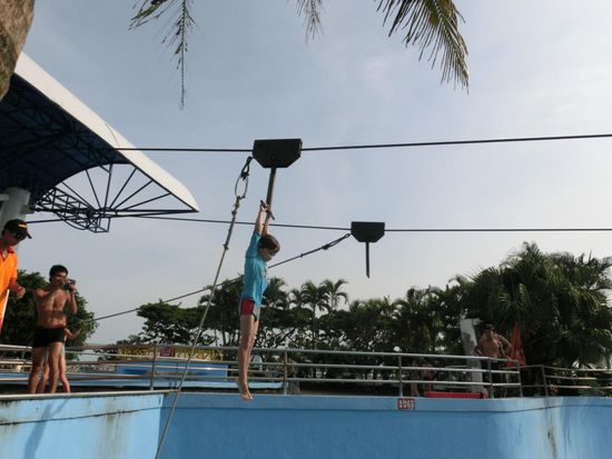 Seilbahn übers Wasser