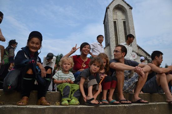 Meet and Greet am Kirchenvorplatz...