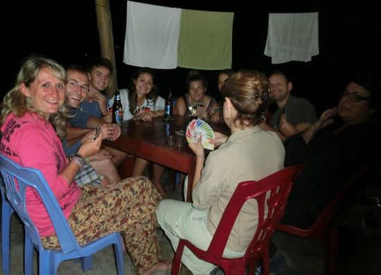 Internationale UNO-Spielrunde