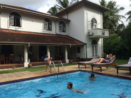 Erstes Abkühlen im Pool...