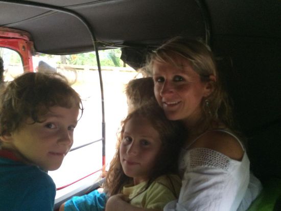 Mit dem Tuk Tuk geht es nach Negombo