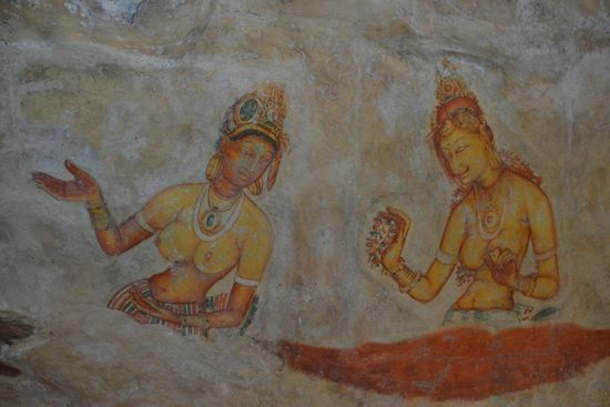 ...mit den "Wolkenmädchen" - 1500 Jahre alte Fresken