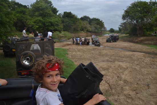 Ein Jeep ist steckengeblieben