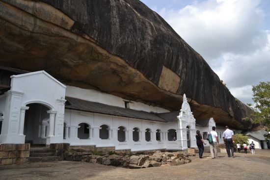 ...zu den 5 Höhlentempeln
