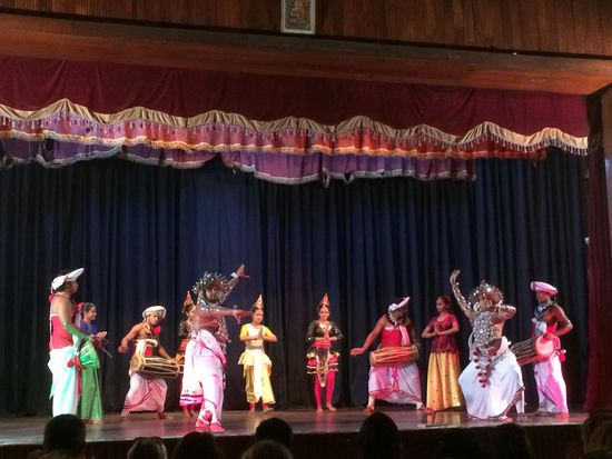 1h Show: Aufführung traditioneller Tänze