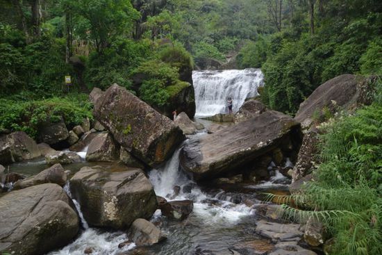 Weiter zu Wasserfällen...