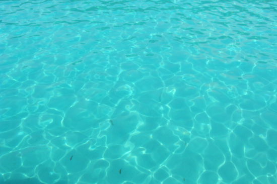 Das Wasser vor dem Perhentian Island Resort, wer genau schaut kann sogar ein paar Fische erkennen.